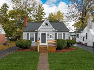 27888 Osborn Rd, Bay Village, OH 44140