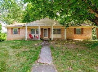 1396 Pleasant View St, Staunton, VA 24401