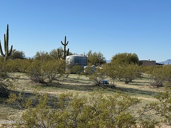 3rd image of E Vista Grande Ln