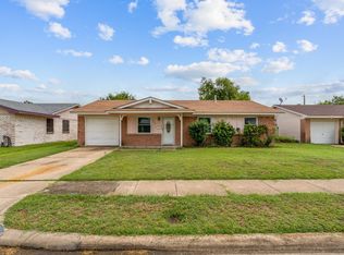 6464 Leaning Oaks St, Dallas, TX 75241