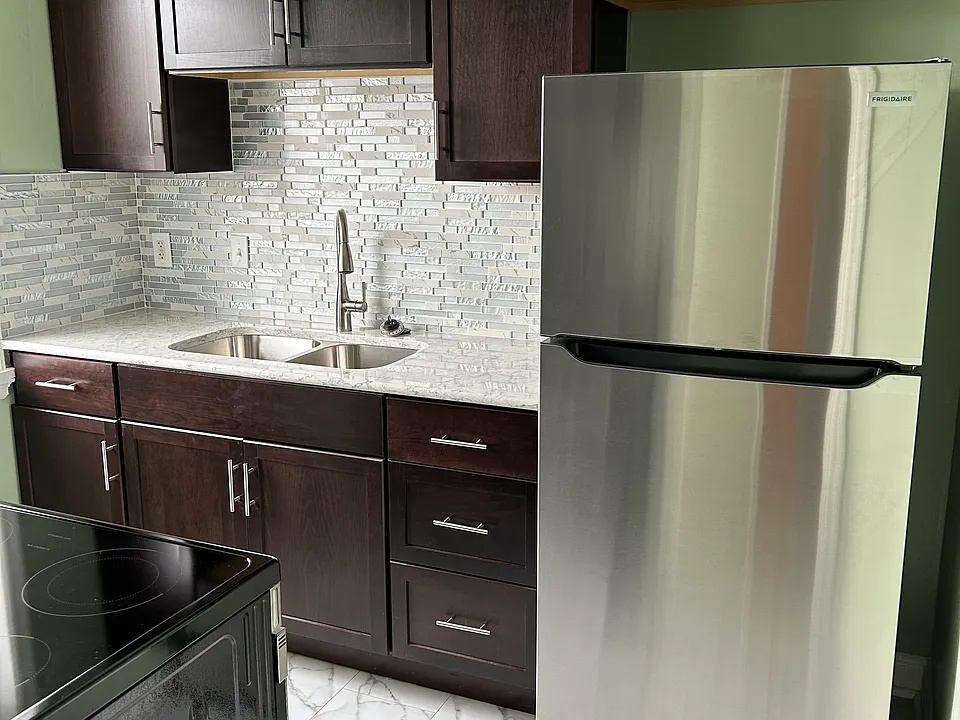 1500 Veronica Ave #2