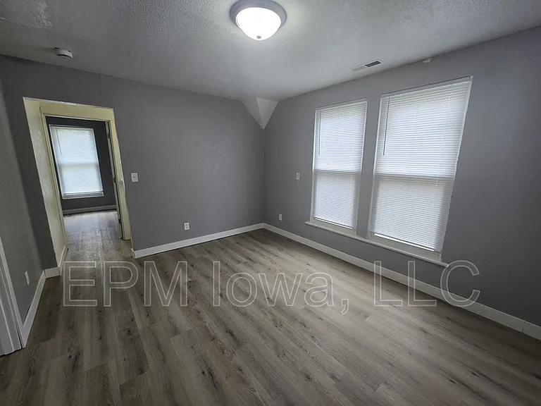 1527 4th Ave SE — Photo 25