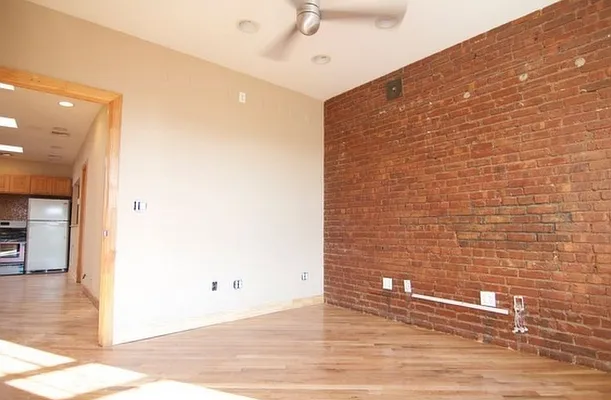 Rented by G2 Realty Group LLC | media 20