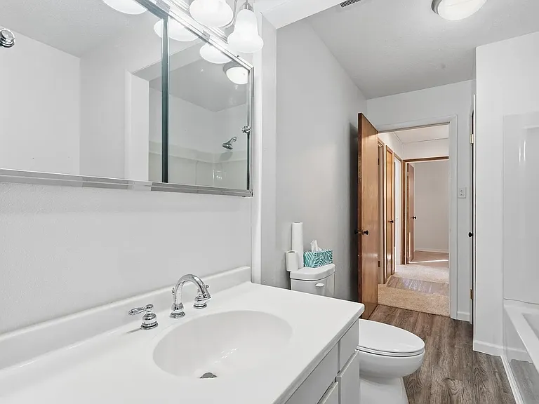 3821 Oakland Rd NE — Photo 4