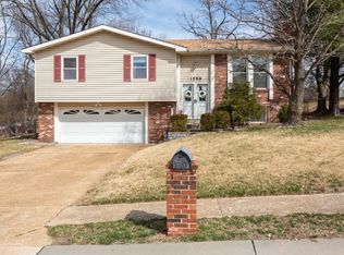 1556 Park Ridge Ln, Arnold, MO 63010
