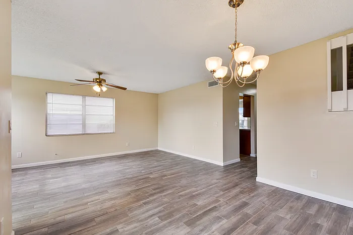 1475 Lake Mango Way — Photo 7