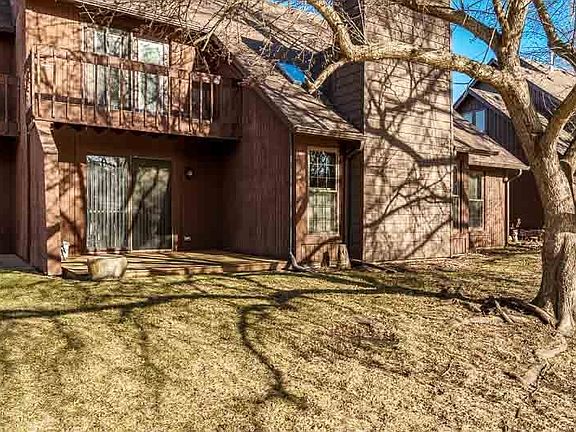 5th image of 5055 Woodlake Dr