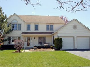 1251 Sagebrush Trl, Cary, IL 60013