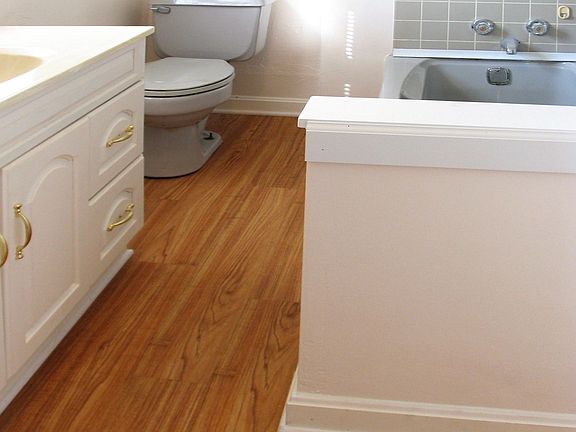 2nd Floor Bath