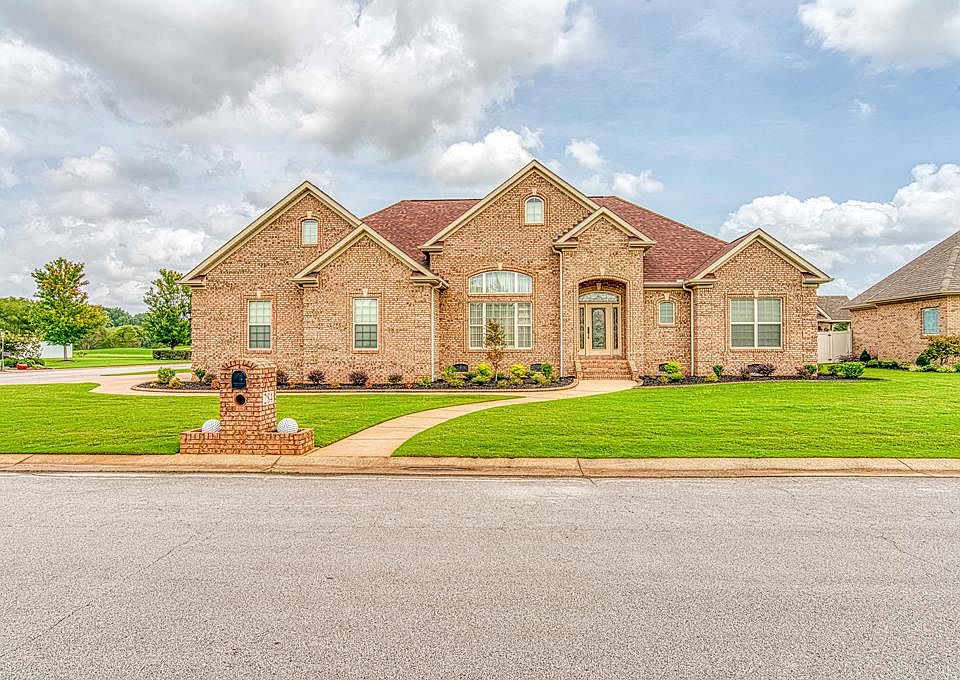 1st image of 284 Plantation Springs Dr