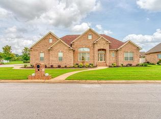 284 Plantation Springs Dr, Florence, AL 35630
