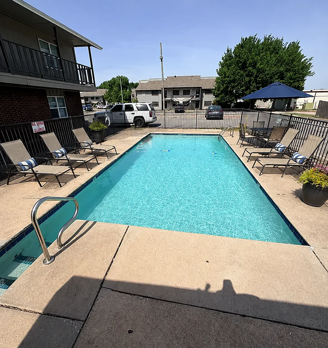 Stratford Square Apartments — Photo 1