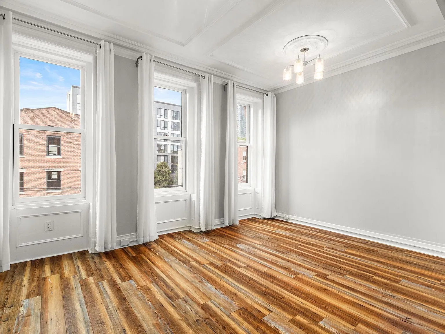 69 Wayne St — Photo 3