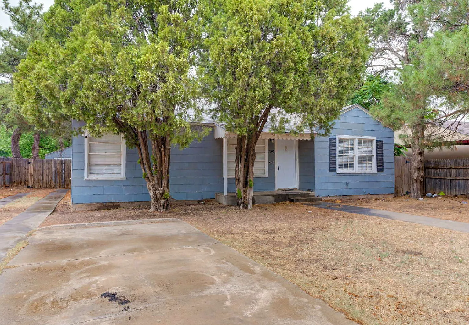 3 bed, 2.0 bath, 1601 sqft, $1,495 — Photo 1