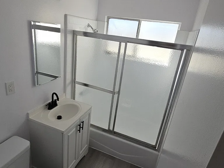 6333 Coldwater Canyon Ave #6 — Photo 11
