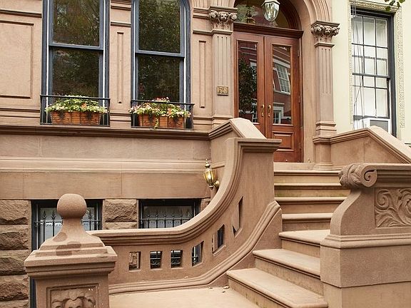 2nd image of 58 W 85th St