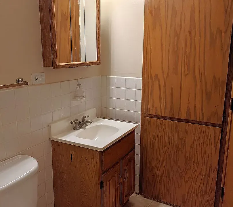 1108 Western Ave N #7