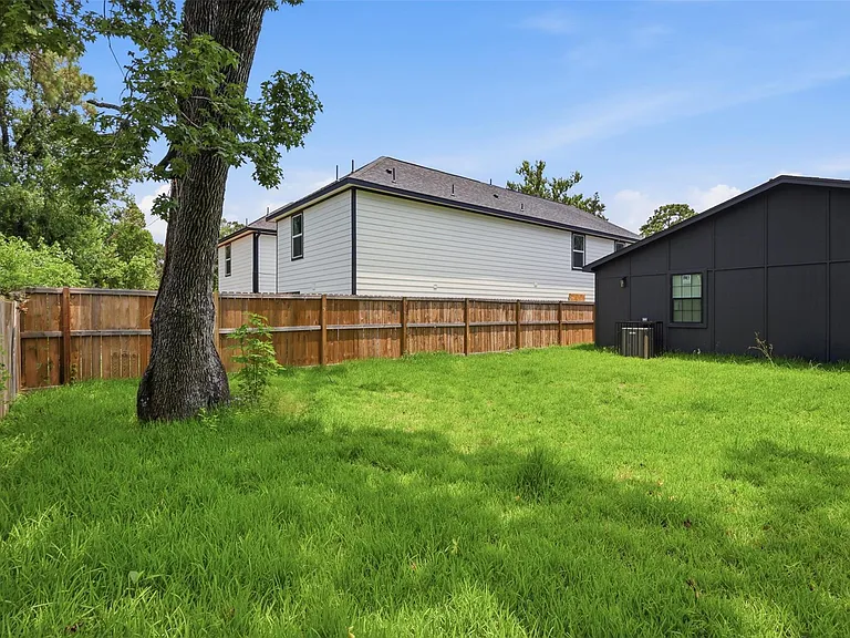 8209 Richland Dr #B — Photo 11