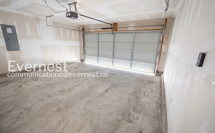 319 Maggie Way — Photo 18
