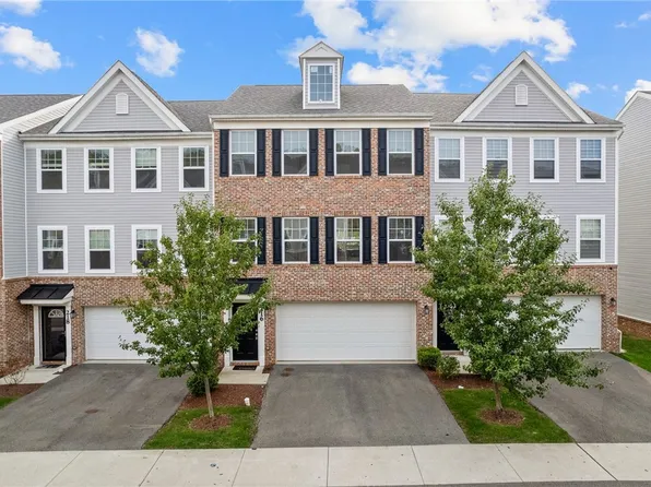 216 Faulk Dr, Warrendale, PA 15086