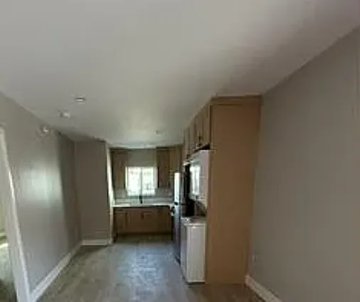627 N Soto St #4