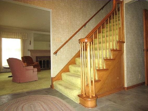 5th image of 832 Highlandview Dr