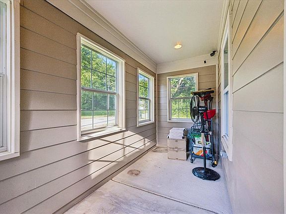 5th image of 2854 Douglass Ave