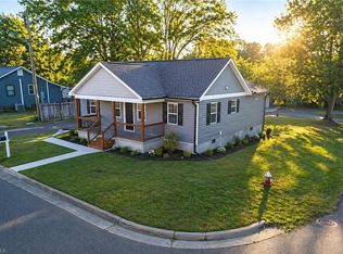 718 James St, Burlington, NC 27217