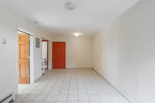 Rented by Dakis Group LLC | media 9