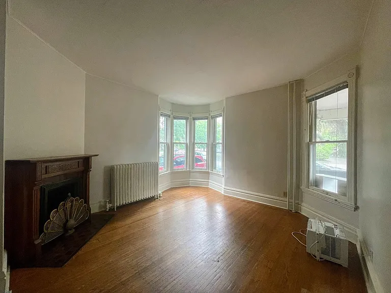 719 13th Ave SE — Photo 3