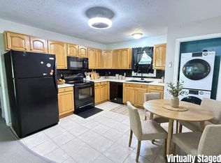 93 Center Depot Rd APT 53, Charlton, MA 01507
