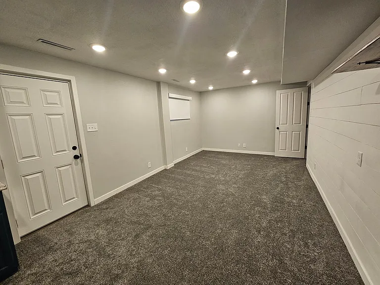 435 W 1250 S — Photo 16