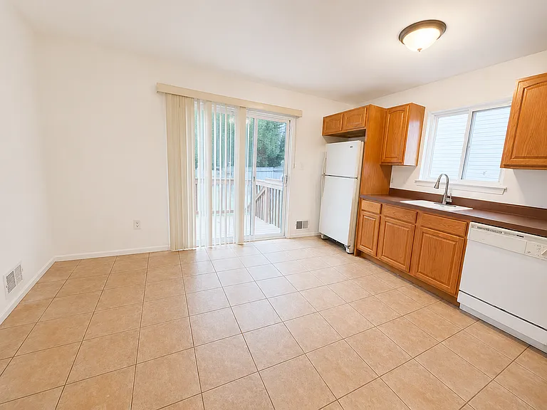 121 Cannon Ave #2 — Photo 6