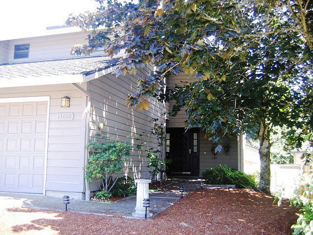 2nd image of 11010 SW Summer Lake Dr