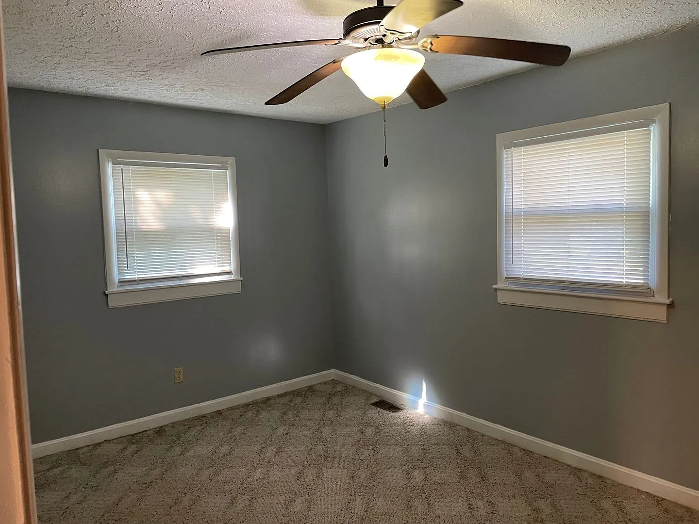 2 Bed/1 Bath House with 3-Car Detached Garage — Photo 3
