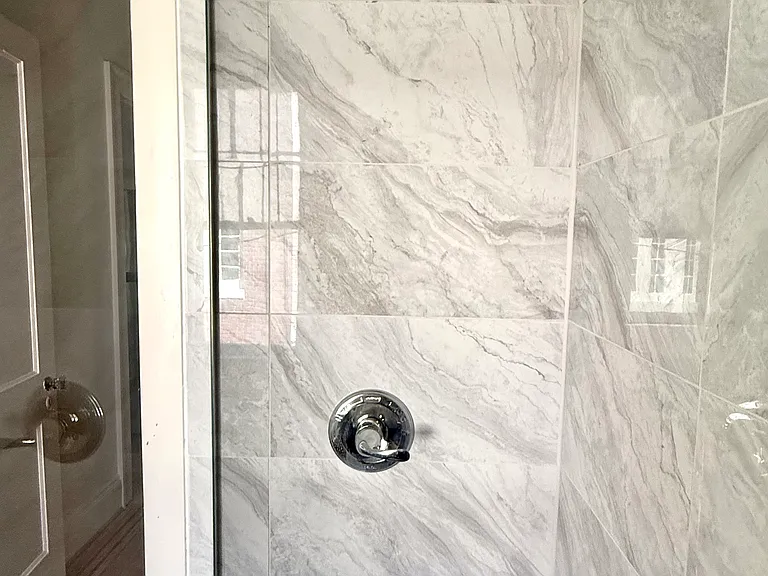 2325 Glenmary Ave #1 — Photo 14