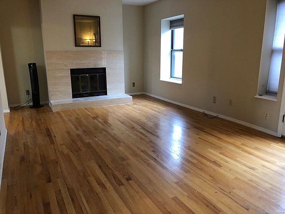 3rd image of 5580 Waterman Blvd APT 3N