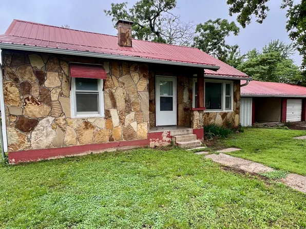 809 S Church Street, Stockton, MO 65785