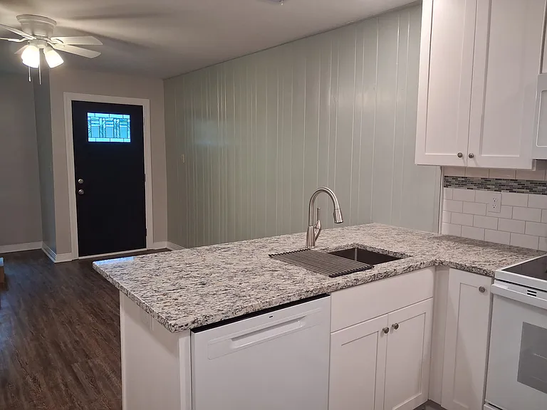 614 N Gadsden St — Photo 3