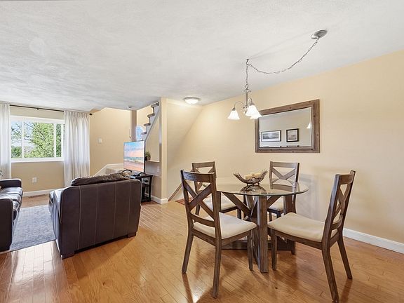 2nd image of 86 Sterling Ln #86
