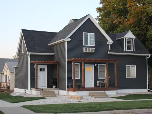 103 5th St NE, Orange City, IA 51041