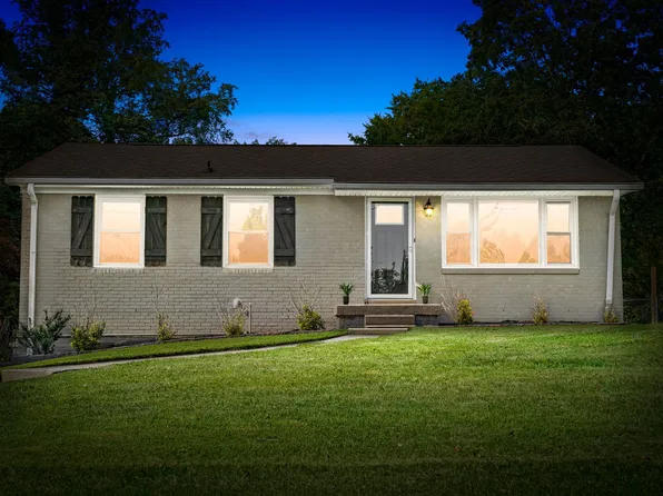 215 Hawkins Rd, Clarksville, TN 37040