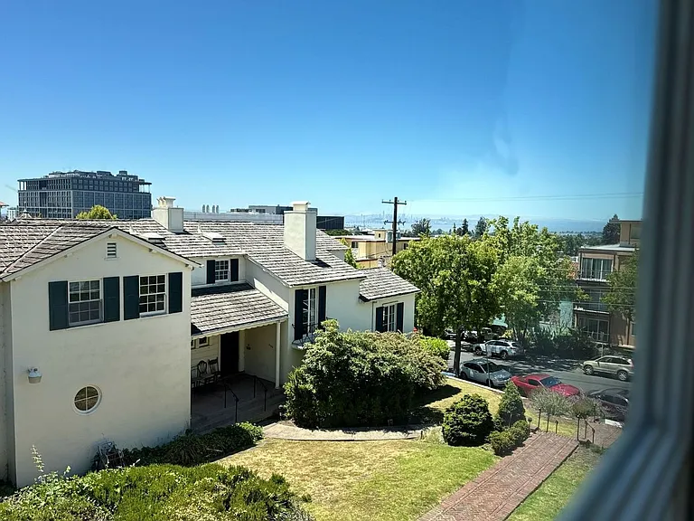 1743 Spruce St — Photo 53