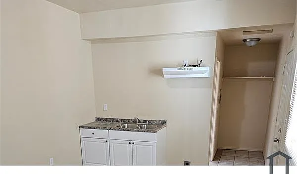 Studio, 350 sqft, $1,580 — Photo 2