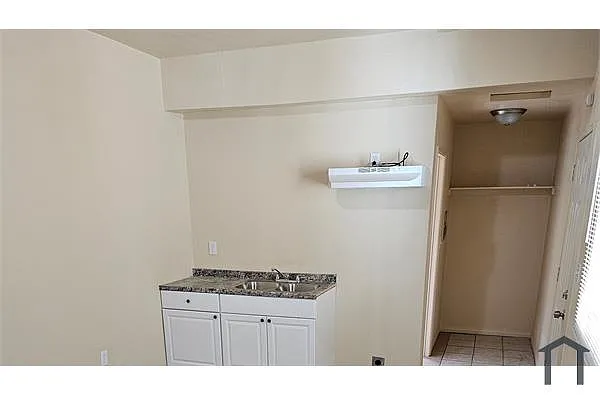 Building Photo - 2341 Pacific Ave #B