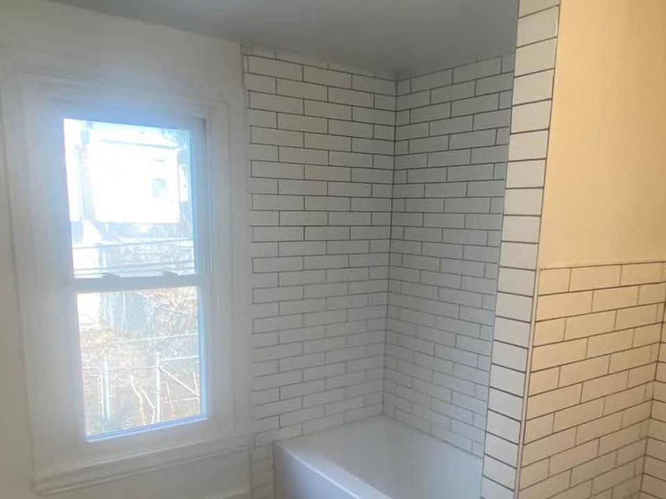 2nd image of 6035 Kershaw St