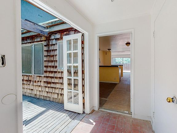 5th image of 1162 Montecito Dr