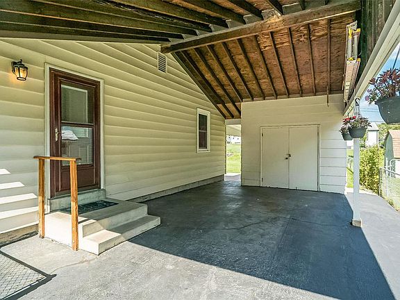 2nd image of 12142 Sunnycrest Pl