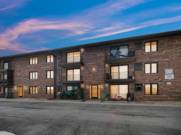 7347 W 79th Pl APT 3C, Bridgeview, IL 60455