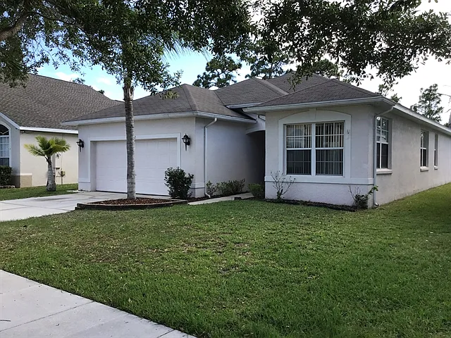 922 Lake Biscayne Way — Photo 1
